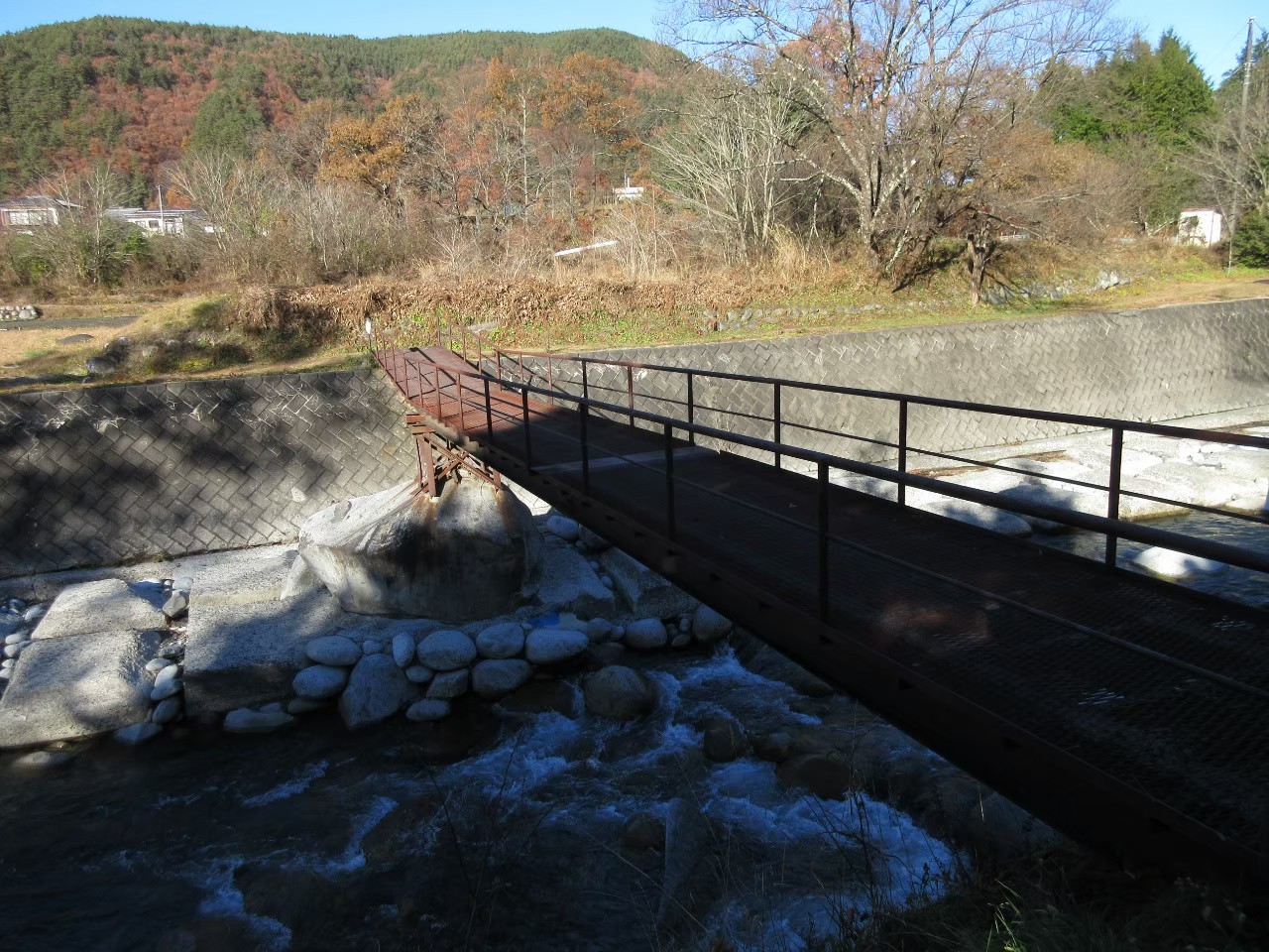 原野地区の正沢川に架かる橋(中山道・宮ノ越宿〜福島宿間)