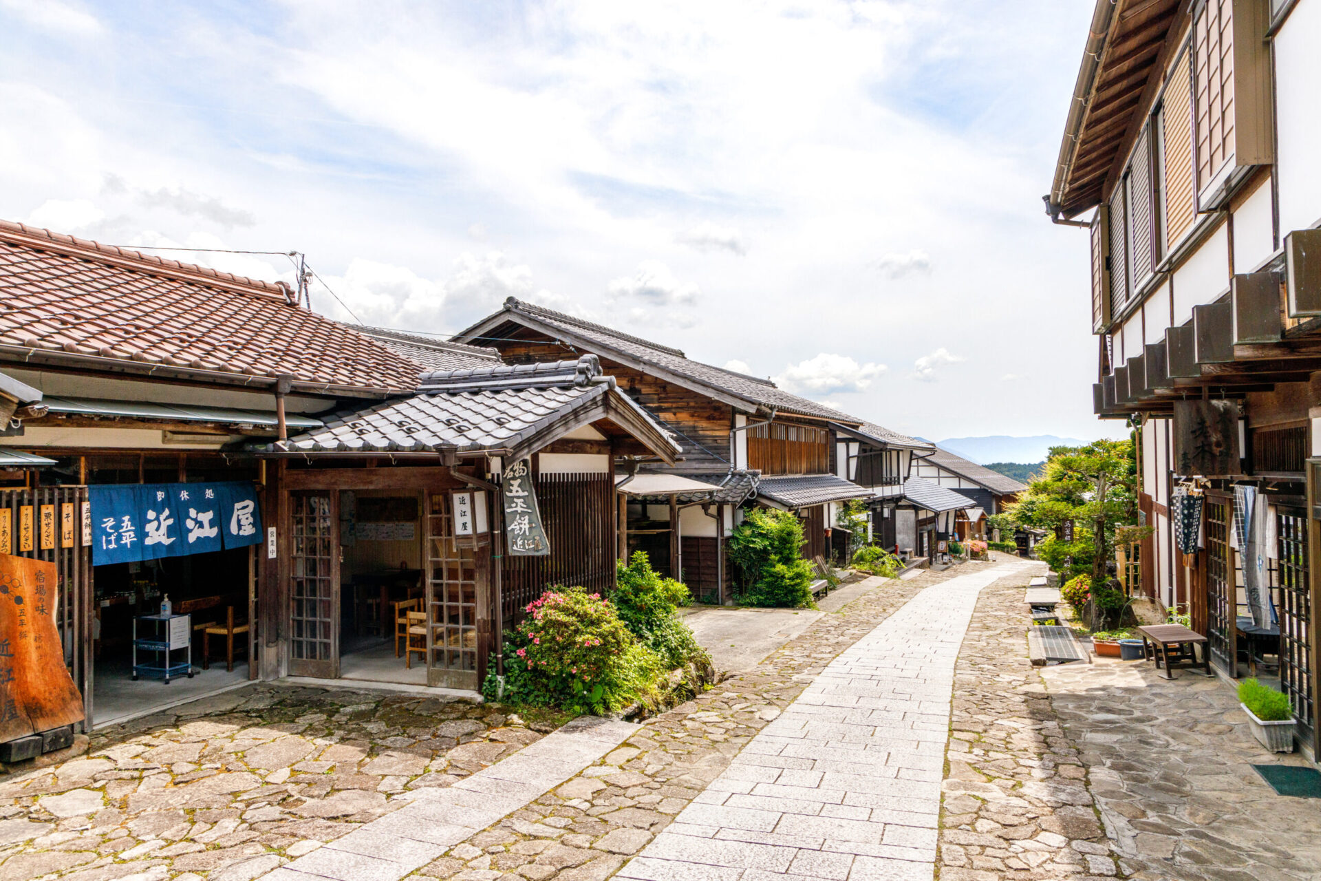 馬籠宿の石畳の坂道