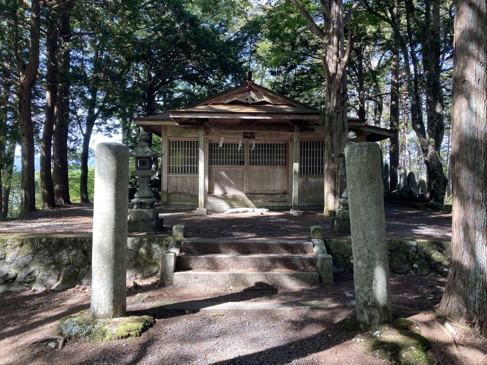 鳥居峠の御嶽神社（中山道）